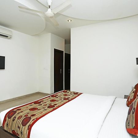 Capital O 3600 Hotel Royal Windsor Kathgodam Bagian luar foto