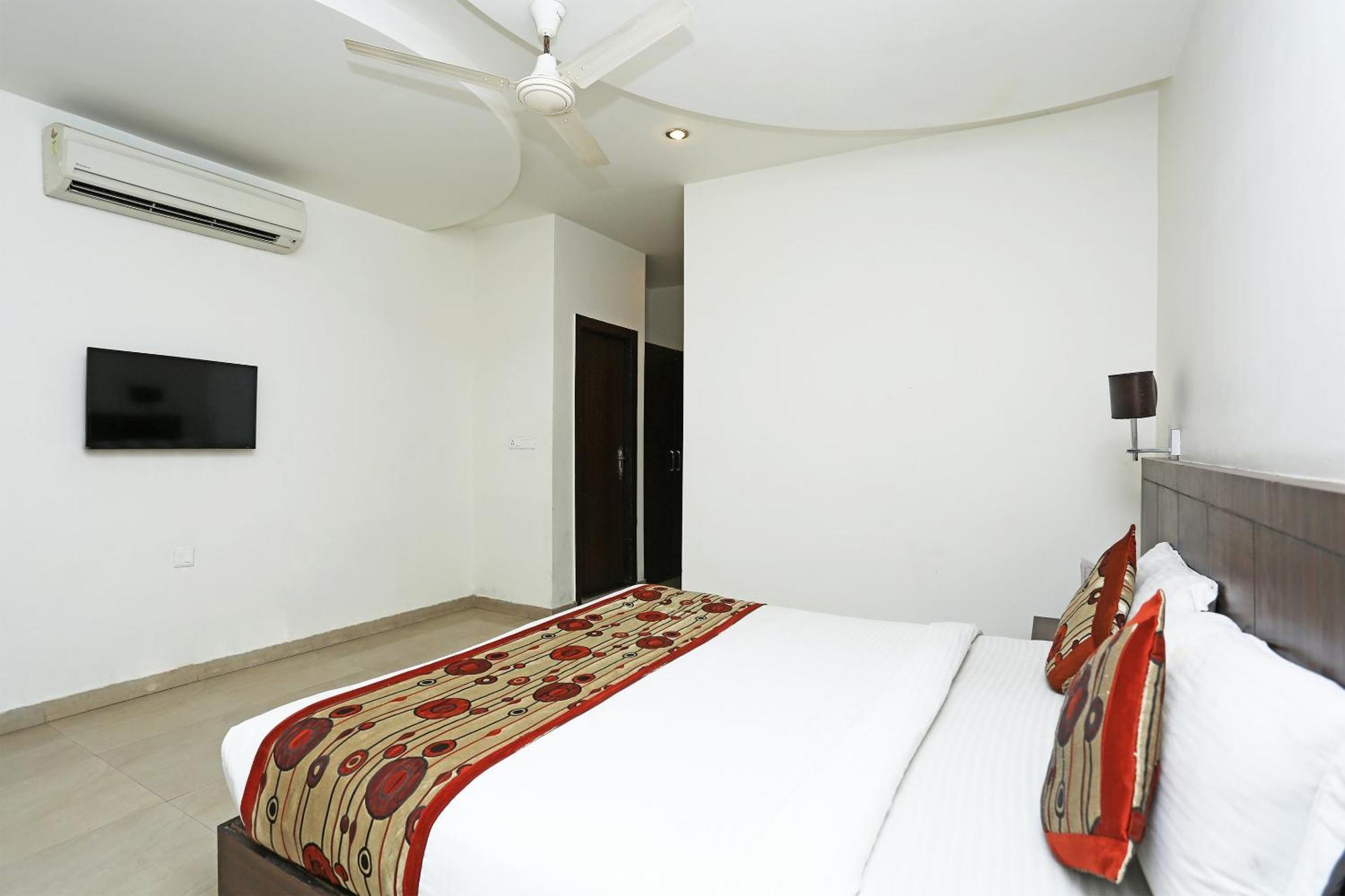 Capital O 3600 Hotel Royal Windsor Kathgodam Bagian luar foto