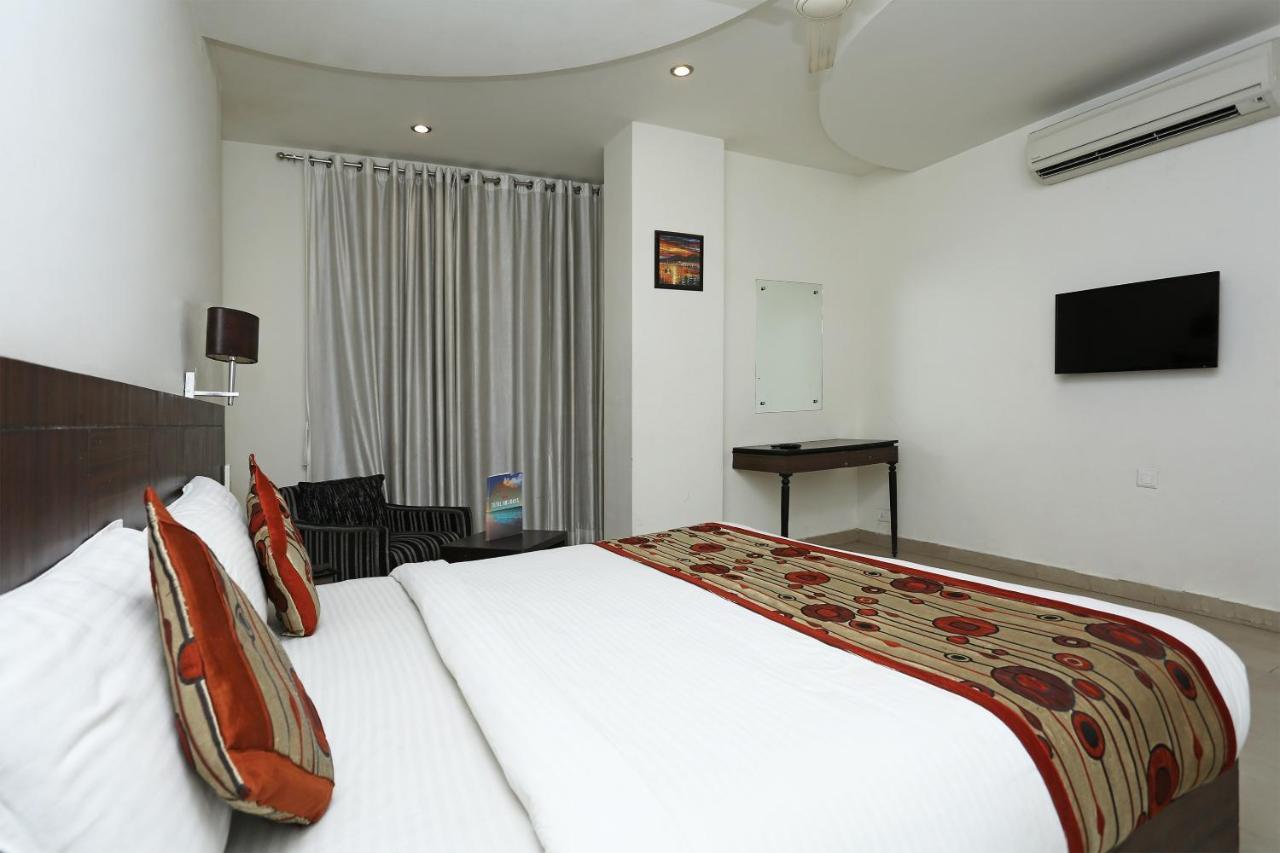 Capital O 3600 Hotel Royal Windsor Kathgodam Bagian luar foto