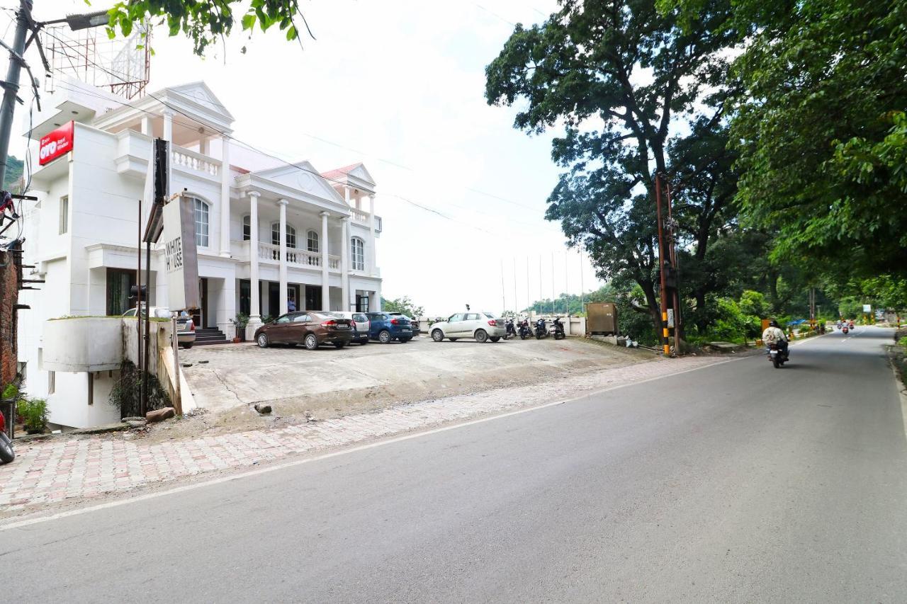 Capital O 3600 Hotel Royal Windsor Kathgodam Bagian luar foto